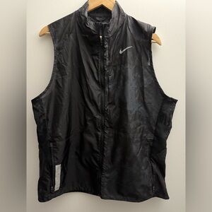 Nike Men's Charcoal Black Vest